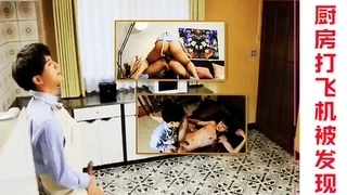 厨房自慰被发现帅哥加入激情男同性爱全过程