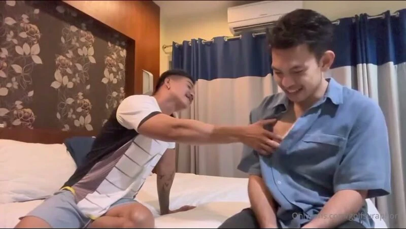 OnlyFans泰国男同Golf Suraphong与巨根Waruj激情3P大战